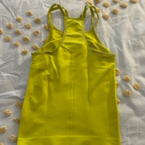 Athletic Tank Tops Set - Picture 3 of 5